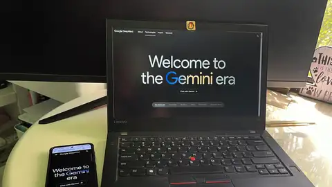 Fotografía de un computador abierto en la página de entrada de Gemini, el chatbot con inteligencia artificial (IA) de Google. Fotografía de un computador abierto en la página de entrada de Gemini, el chatbot con inteligencia artificial (IA) de Google.