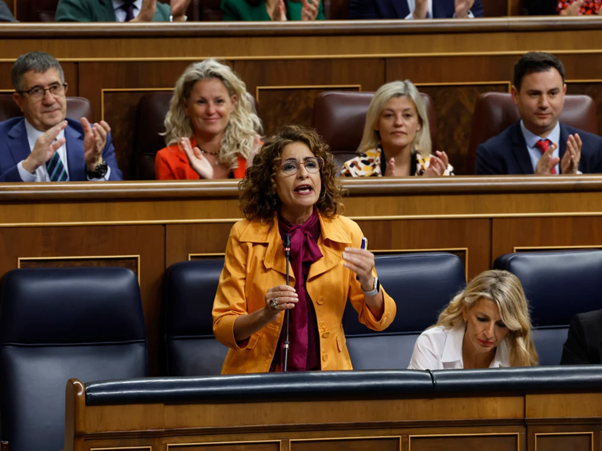 Montero asegura que "este Gobierno va a seguir trabajando" hasta presentar unos nuevos Presupuestos