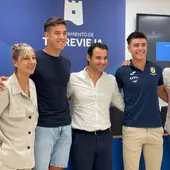 El Ayuntamiento de Torrevieja realiza una recepción oficial a los remeros Ander Martín y Marco Liarte El Ayuntamiento de Torrevieja realiza una recepción oficial a los remeros Ander Martín y Marco Liarte