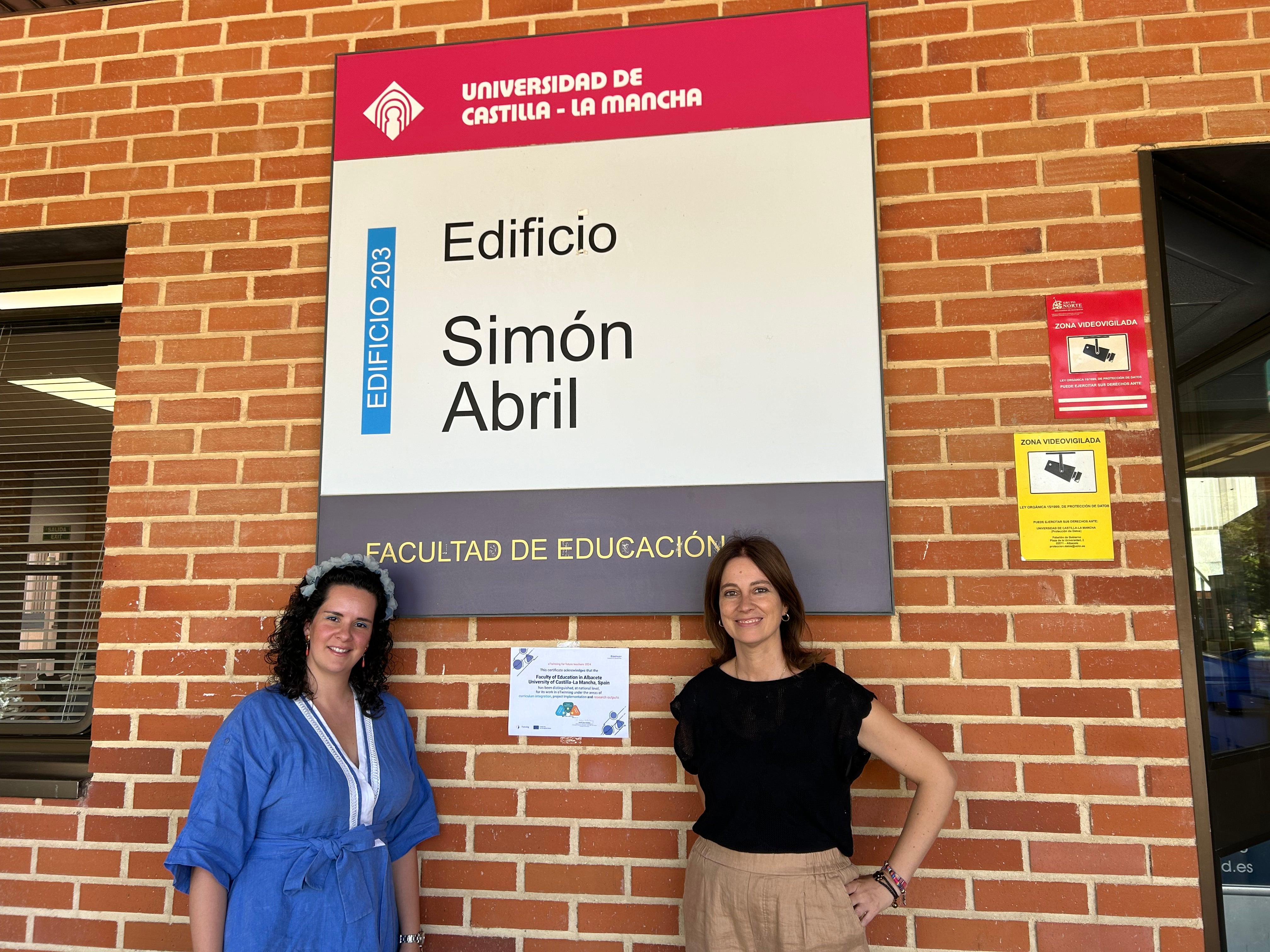 La Facultad de Educación de Albacete recibe el sello nacional eTwinning por segunda vez consecutiva La Facultad de Educación de Albacete recibe el sello nacional eTwinning por segunda vez consecutiva