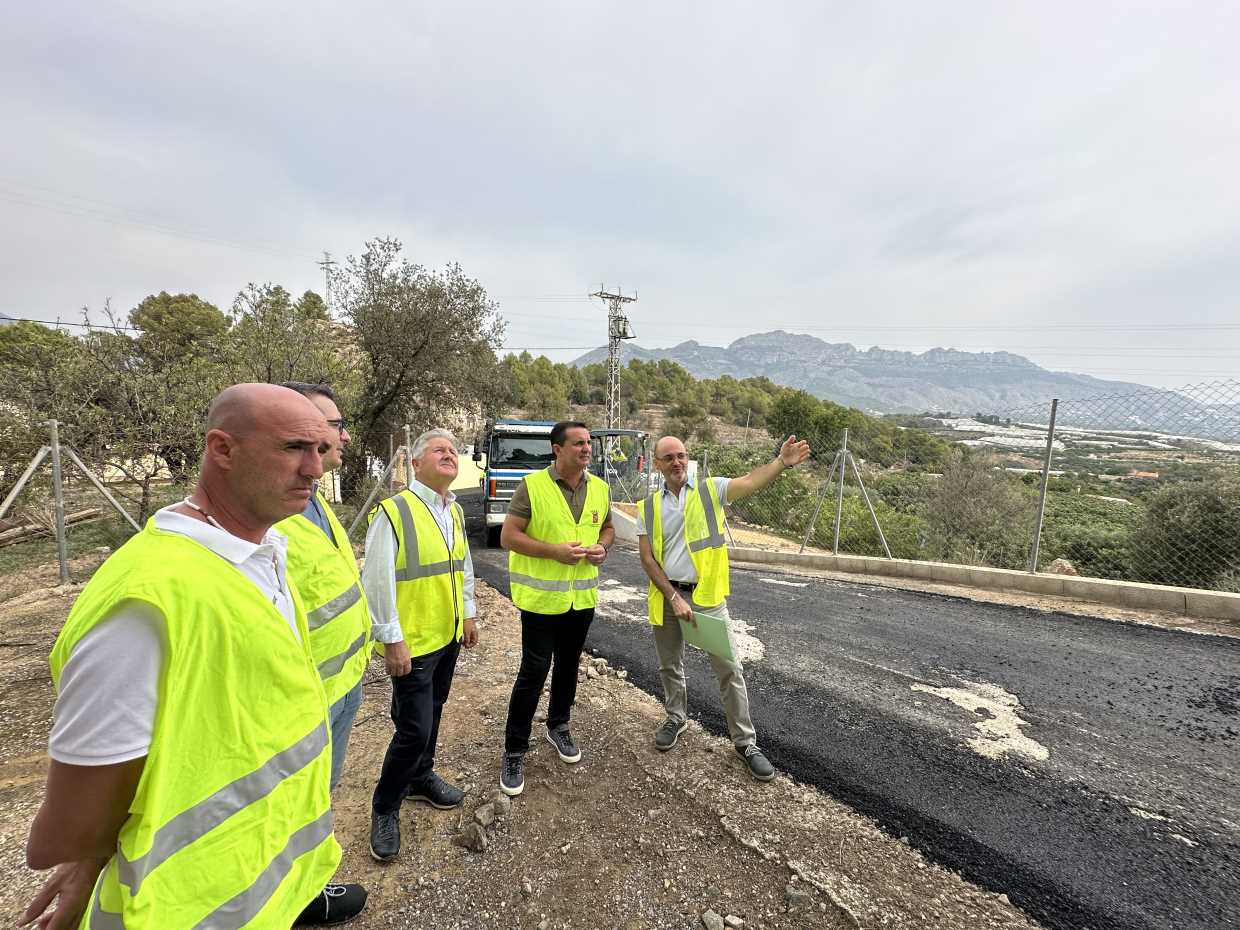 La Nucía inicia las obras de asfaltado del Camí de la Rompuda La Nucía inicia las obras de asfaltado del Camí de la Rompuda