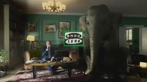 Carlos Alsina: "No tenemos miedo a llamar al elefante por su nombre" Carlos Alsina: "No tenemos miedo a llamar al elefante por su nombre"