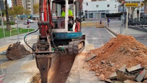 Benidorm sigue renovando el subsuelo: finaliza la nueva red de pluviales de Els Tolls y se licitan nuevas obras para Colonia Madrid