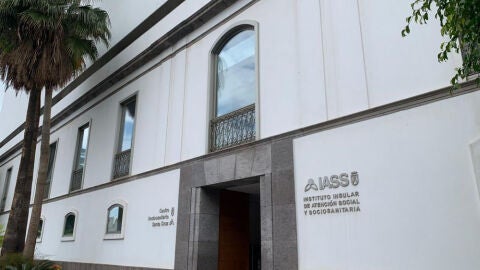Fachada del IASS en Santa Cruz de Tenerife
