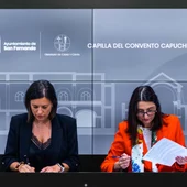 Patricia Cavada en el instante de la firma del convenio Patricia Cavada en el instante de la firma del convenio