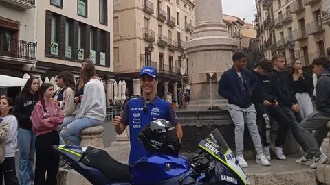 Gonzalo Sánchez en la Plaza del Torico de Teruel MOTOCICLISMO