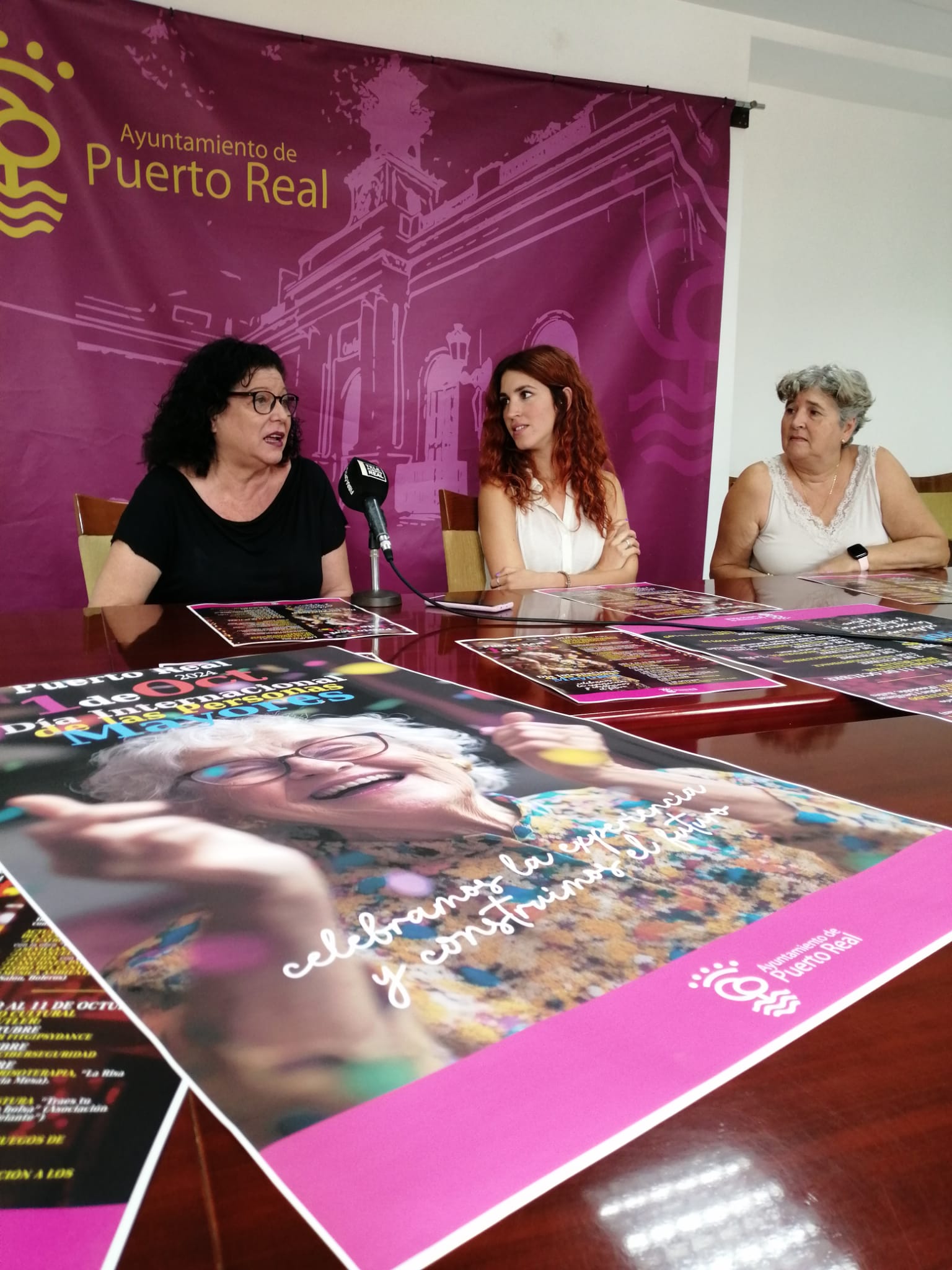 Puerto Real celebra el Día de las Personas Mayores con una fiesta en la Plaza de Jesús y cursos y talleres Puerto Real celebra el Día de las Personas Mayores con una fiesta en la Plaza de Jesús y cursos y talleres