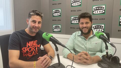 Miguel &Aacute;ngel Plaza, presidente de la Comissi&oacute; de Festes de Sant Miquel, y Jaime Santamr&iacute;a, edil de Fiestas de la Vila Joiosa.