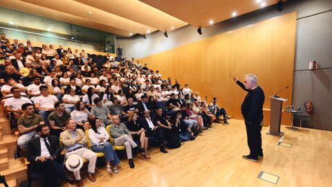 Ferran Adri&agrave; imparte una charla a los alumnos del I Campus Gastron&oacute;mico Talento Joven