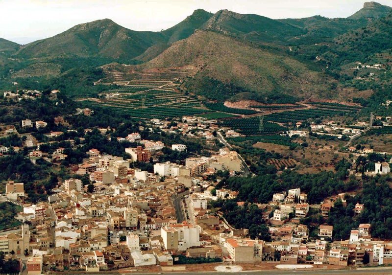 Gilet blinda la Urbanización La Paz frente a los incendios forestales Gilet blinda la Urbanización La Paz frente a los incendios forestales