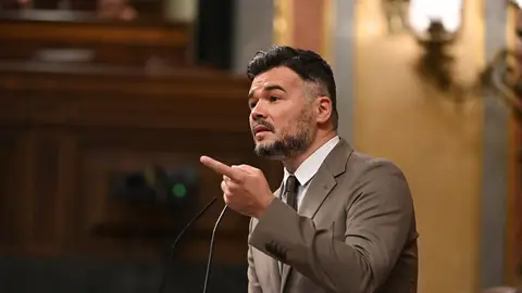 El portavoz de ERC, Gabriel Rufián, durante su intervención en el Congreso El portavoz de ERC, Gabriel Rufián, durante su intervención en el Congreso/ EFE/FERNANDO VILLAR