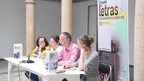 La Escuela de Letras de las universidades populares contarán con presentaciones de libros y encuentros con autores La Escuela de Letras de las universidades populares contarán con presentaciones de libros y encuentros con autores