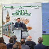 El presidente de la Junta Juanma Moreno interviene en el acto de colocación de la primera piedra del primer subtramo del tramo norte de la línea tres del metro El presidente de la Junta Juanma Moreno interviene en el acto de colocación de la primera piedra del primer subtramo del tramo norte de la línea tres del metro