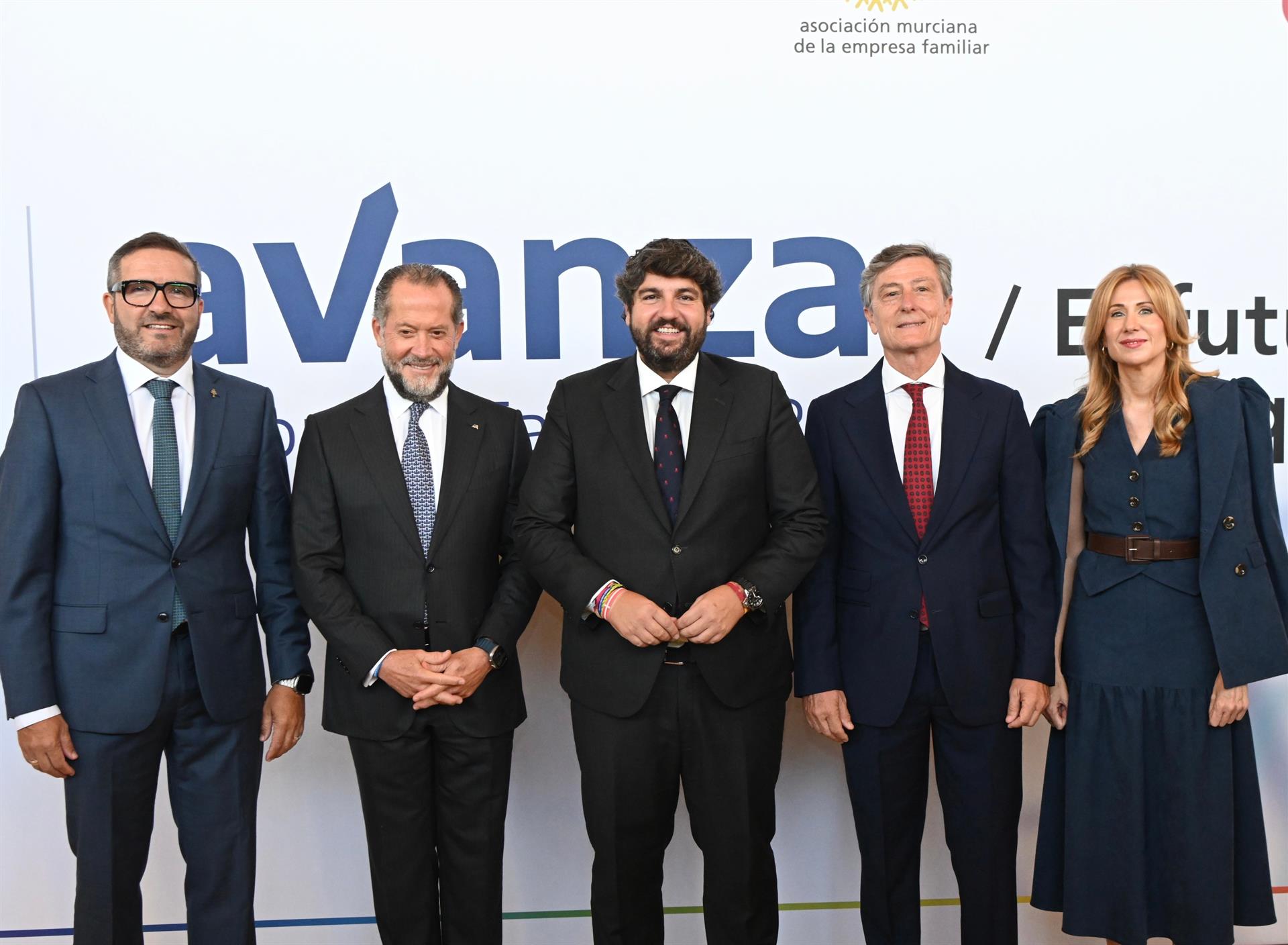 López Miras destaca la baja presión fiscal en Murcia frente a las políticas nacionales López Miras destaca la baja presión fiscal en Murcia frente a las políticas nacionales