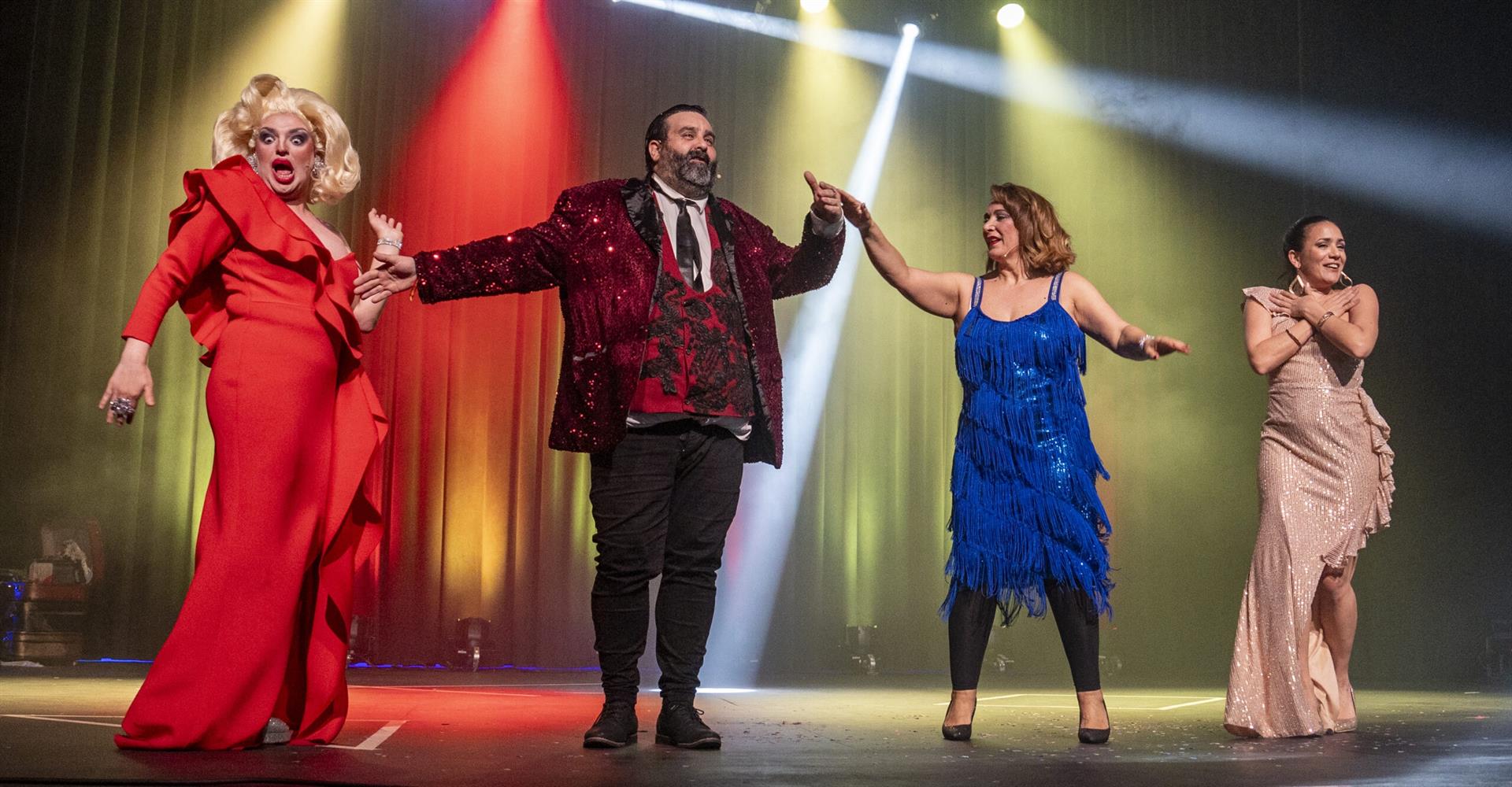 La Sala Trajano de Mérida ofrece este fin de semana un espectáculo de folklore y flamenco y un "vodevil hilarante" La Sala Trajano de Mérida ofrece este fin de semana un espectáculo de folklore y flamenco y un "vodevil hilarante"
