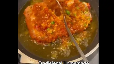 Cocina la paella más indignante y las reacciones no perdonan: "Se me ha atorado una arteria" Cocina la paella más indignante y las reacciones no perdonan: "Se me ha atorado una arteria"
