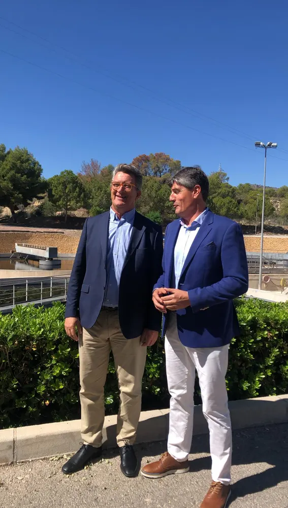 El conseller de Infraestructuras junto al alcalde de Villajoyosa El conseller de Infraestructuras junto al alcalde de Villajoyosa