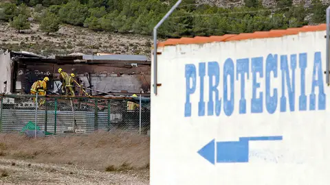 Imagen de archivo de un accidente en una empresa de productos pirotécnicos. Imagen de archivo de un accidente en una empresa de productos pirotécnicos.