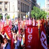 Els sindicats passen de negociar als despatxos a mobilitzar-se al carrer
