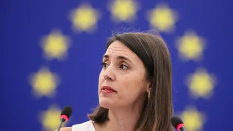 Irene Montero en un pleno del parlamento europeo (Archivo) Irene Montero en un pleno del parlamento europeo (Archivo)/ Philipp von Ditfurth / dpa