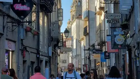 Hoteleros compostelanos señalan que "hay que controlar más a los visitantes y no poner más multas a los que pernoctan en la ciudad Hoteleros compostelanos señalan que "hay que controlar más a los visitantes y no poner más multas a los que pernoctan en la ciudad