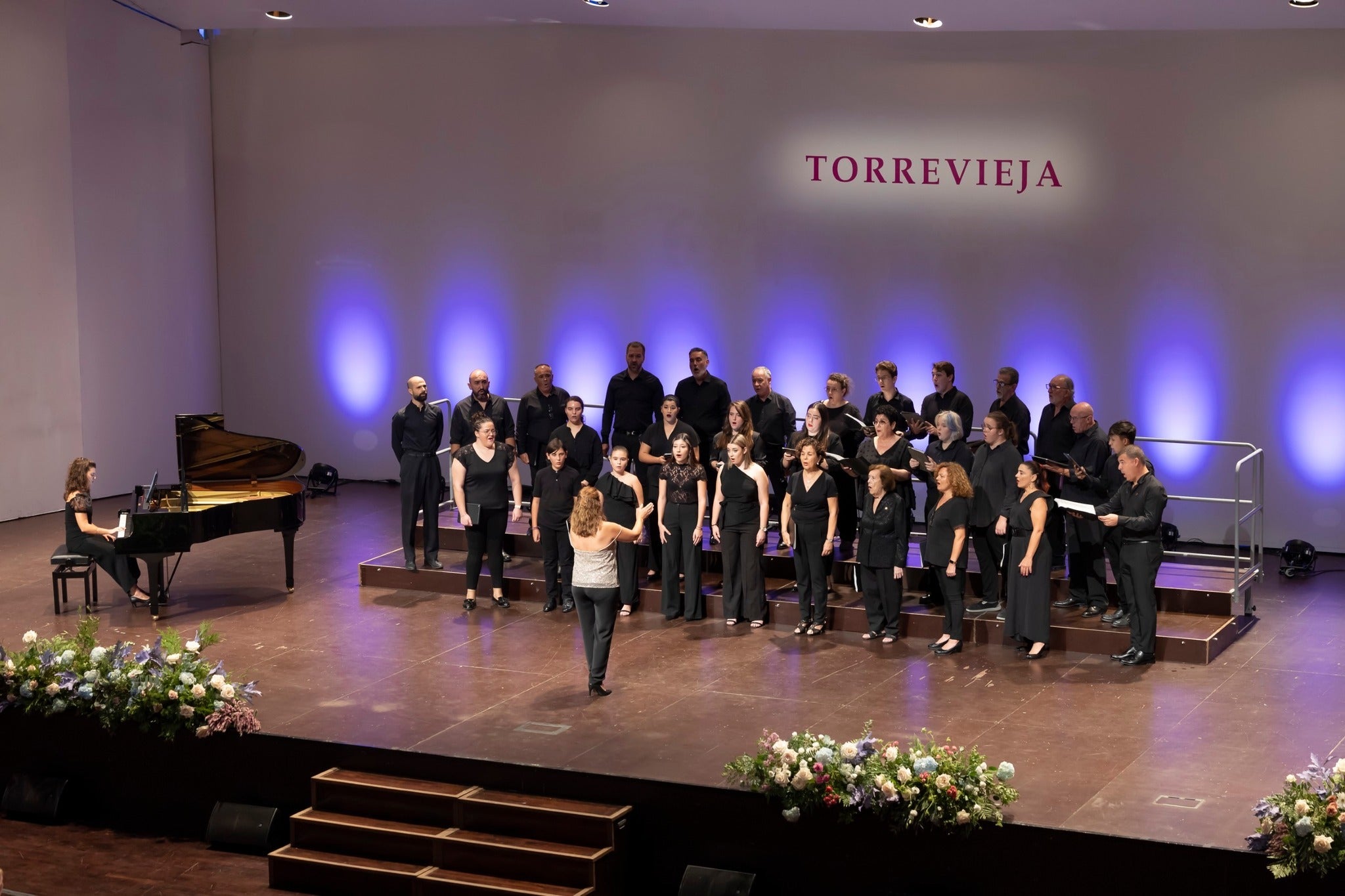 Este viernes comienza el 36º Encuentro Coral Internacional 'Ciudad de Torrevieja' en el Teatro Municipal Este viernes comienza el 36º Encuentro Coral Internacional 'Ciudad de Torrevieja' en el Teatro Municipal
