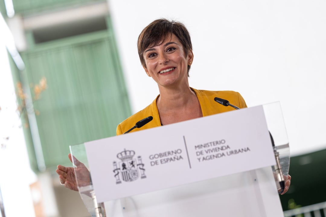 El Gobierno avisa: las comunidades "insumisas" que no apliquen la Ley de Vivienda no recibirán financiación estatal El Gobierno avisa: las comunidades "insumisas" que no apliquen la Ley de Vivienda no recibirán financiación estatal