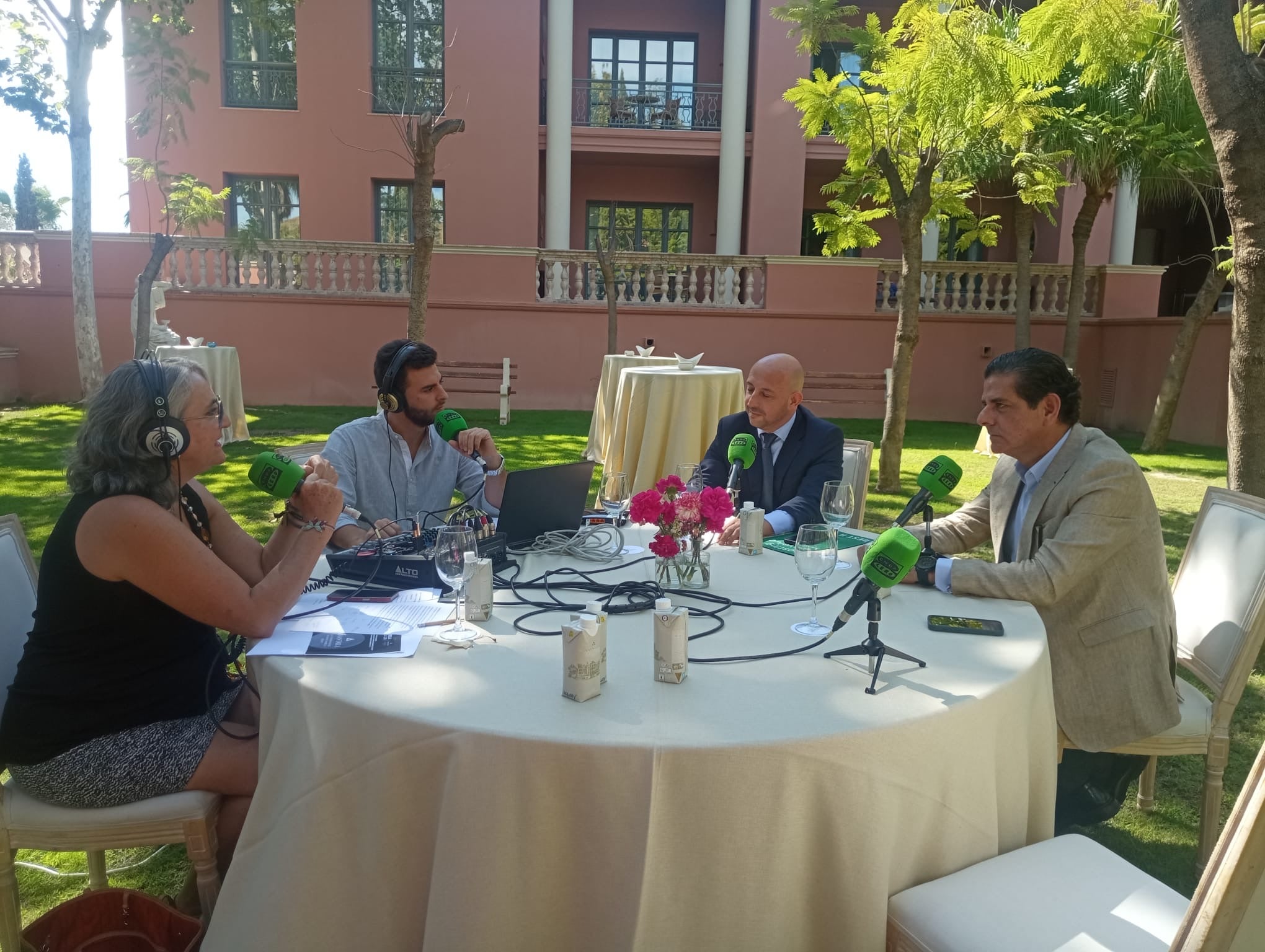 La tertulia de Más de Uno Marbella La tertulia de Más de Uno Marbella