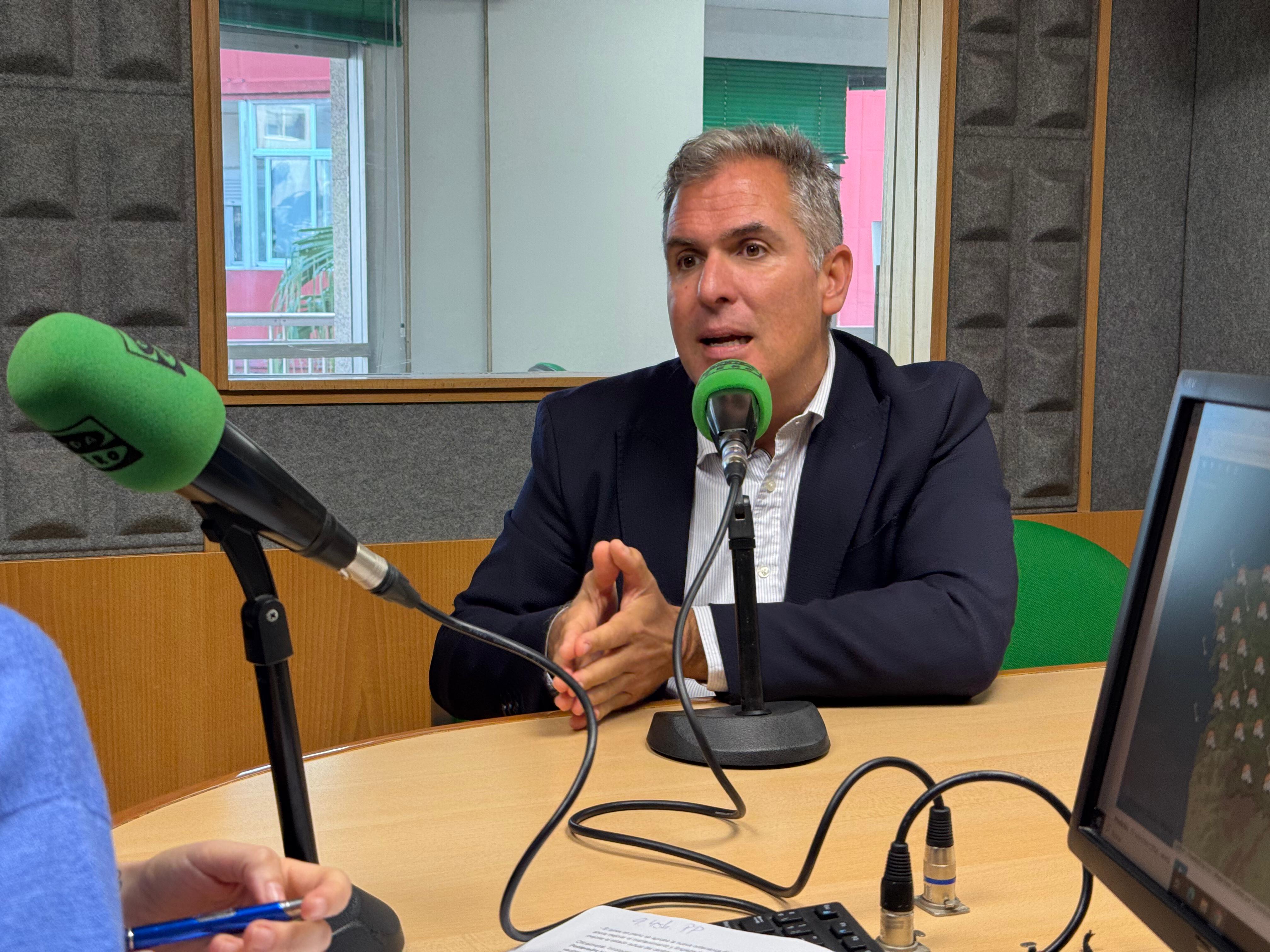 Domínguez: “Pontevedra está sucia, la ciudad necesita un nuevo modelo de limpieza y recogida desde hace años” Domínguez: “Pontevedra está sucia, la ciudad necesita un nuevo modelo de limpieza y recogida desde hace años”