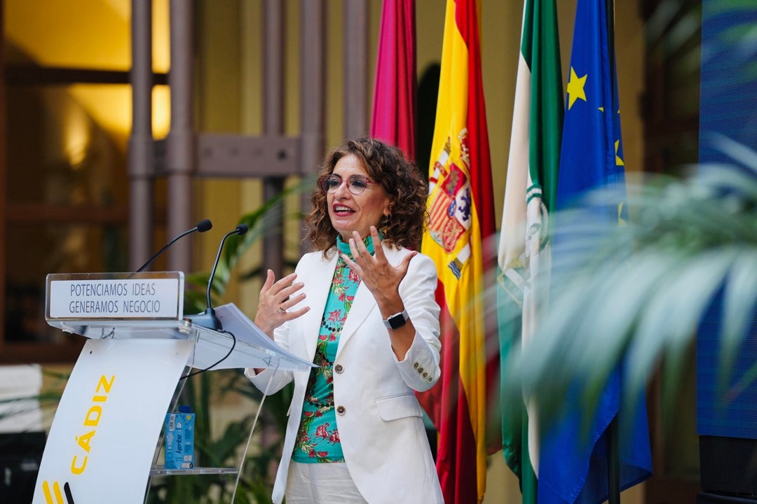 El Gobierno niega que condicionar la financiación en vivienda al cumplimiento de la ley sea un "chantaje" a las comunidades El Gobierno niega que condicionar la financiación en vivienda al cumplimiento de la ley sea un "chantaje" a las comunidades