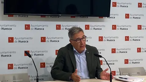 El PP apuesta por mantener el IBI pero propone una subida del 7% en agua y basuras El PP apuesta por mantener el IBI pero propone una subida del 7% en agua y basuras