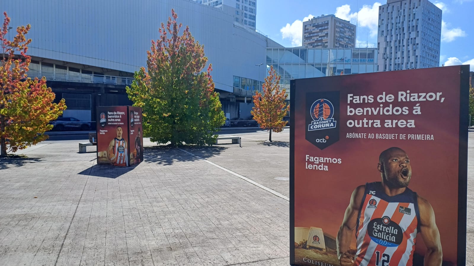 Sin fan zone y con protesta de los conserjes de las instalaciones deportivas en la previa del Leyma Basquet Coruña-Real Madrid Sin fan zone y con protesta de los conserjes de las instalaciones deportivas en la previa del Leyma Basquet Coruña-Real Madrid