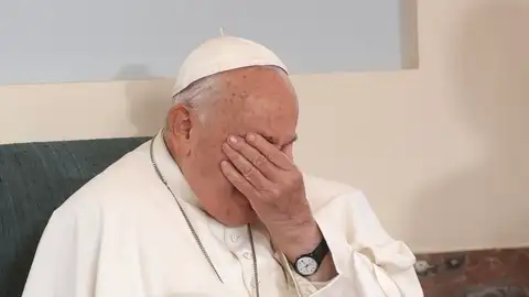 El papa Francisco reacciona durante su discurso ante las autoridades, los órganos constituidos y la sociedad civil en el Castillo de Laeken, residencia oficial de la familia real belga, en Laken, cerca de Bruselas El papa Francisco reacciona durante su discurso ante las autoridades, los órganos constituidos y la sociedad civil en el Castillo de Laeken, residencia oficial de la familia real belga, en Laken, cerca de Bruselas