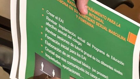 Comprom&iacute;s denuncia la actuaci&oacute;n de &quot;polic&iacute;a hom&oacute;foba y tr&aacute;nsfoba&quot; en centros diocesanos para perseguir alumnado LGTBI