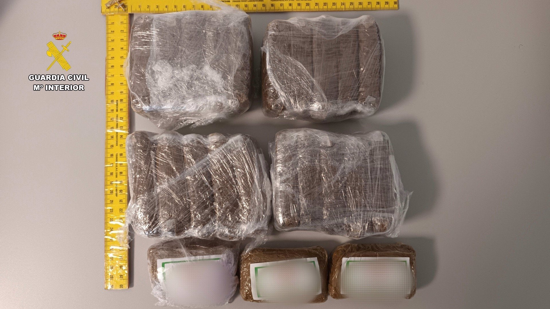 Detenida una mujer cuando transportaba cerca de Cáceres más de dos kilos de polen de hachís Detenida una mujer cuando transportaba cerca de Cáceres más de dos kilos de polen de hachís