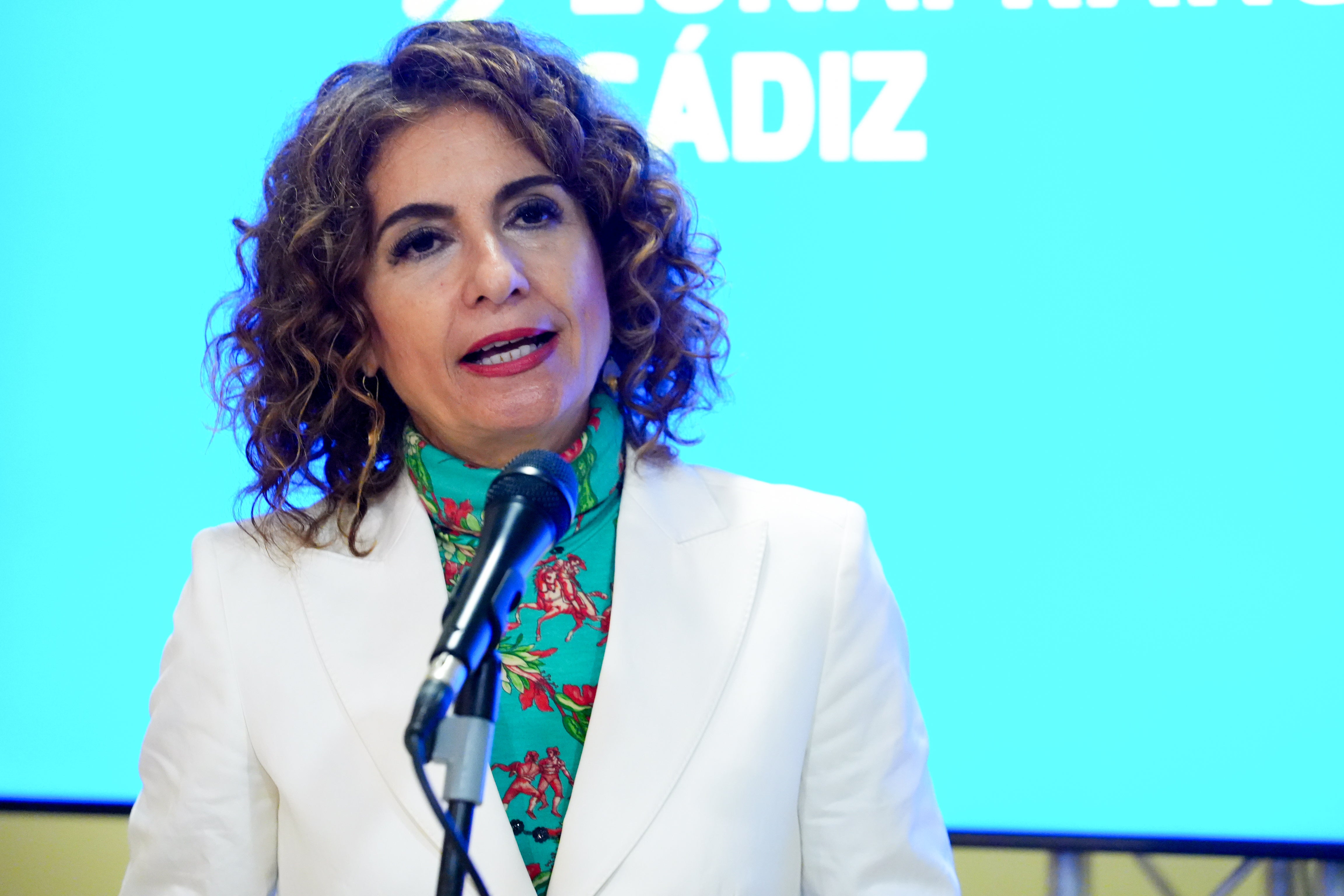Montero afirma que el pacto con ERC para la cesión de tributos se limita al IRPF Montero afirma que el pacto con ERC para la cesión de tributos se limita al IRPF