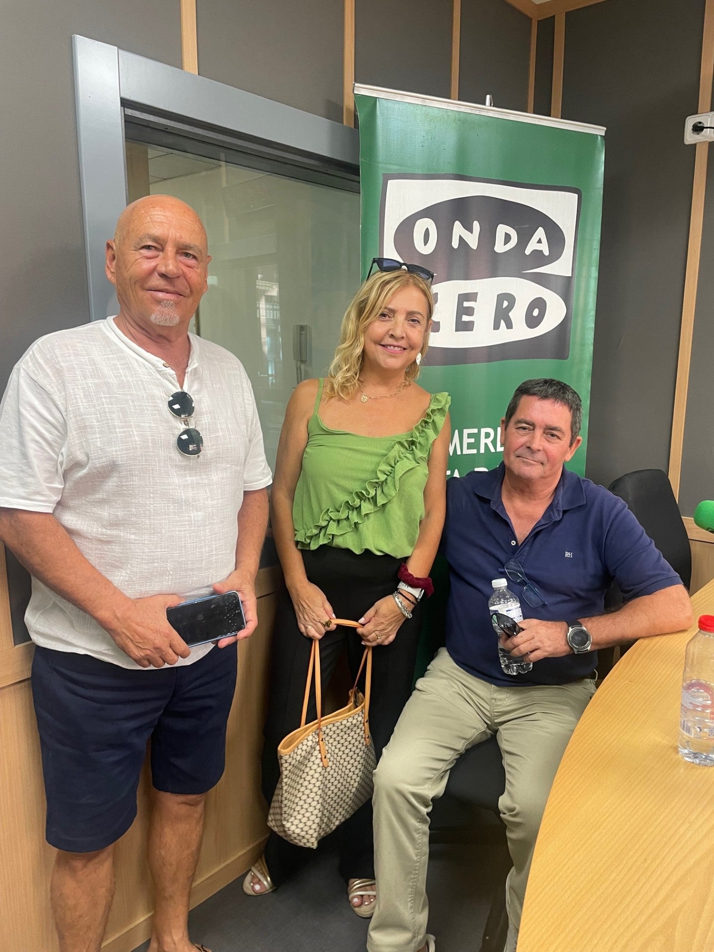 El movimiento vecinal por la regularización de las casas de El Palo advierte: "tenemos más fuerza que nunca" El movimiento vecinal por la regularización de las casas de El Palo advierte: "tenemos más fuerza que nunca"