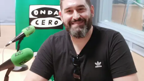 La Hermandad del Carmen de Alcalá de Henares organiza su segunda Feria Belenista este fin de semana José Luis Amaro, miembro de la Hermandad del Carmen de Alcalá de Henares