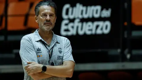 Pedro Martínez vuelve a 'casa' en el debut acb de su segunda etapa en el Valencia Pedro Martínez vuelve a 'casa' en el debut acb de su segunda etapa en el Valencia