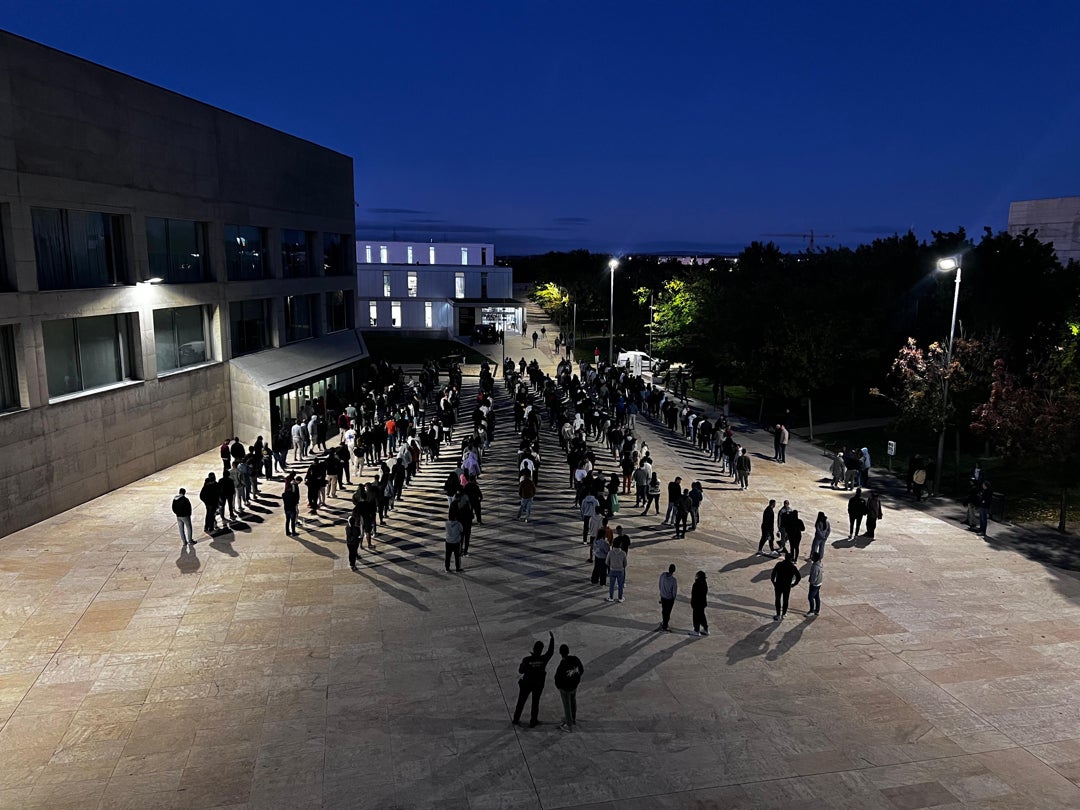 Suspenden las pruebas de acceso a la Guardia Civil de este domingo por un error "en el etiquetado" de una de las cajas de los exámenes Suspenden las pruebas de acceso a la Guardia Civil de este domingo por un error "en el etiquetado" de una de las cajas de los exámenes