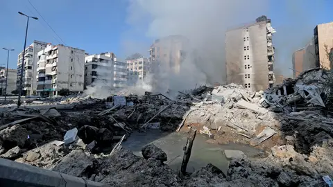 Edificios dañados después de los ataques aéreos israelíes en el suburbio sur de Beirut, Líbano Edificios dañados después de los ataques aéreos israelíes en el suburbio sur de Beirut, Líbano