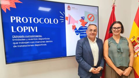 Enrique Quilez y Mar&iacute;a Gisbert, concejales en el Ayuntamiento de Elda.