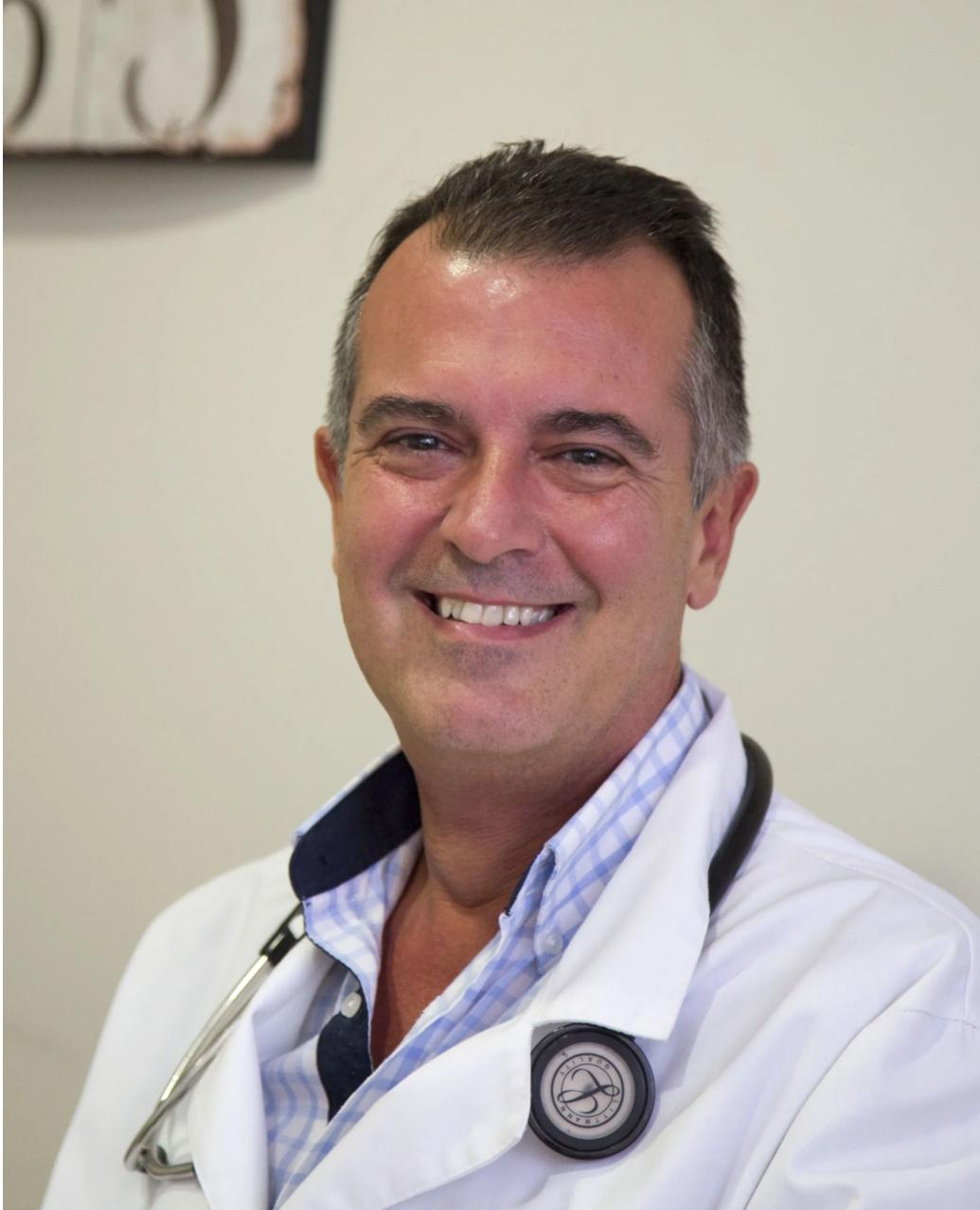 El Dr. Javier Cortés, cardiólogo de Vithas Medimar Alicante, nos da las claves para tener un corazón sano El Dr. Javier Cortés, cardiólogo de Vithas Medimar Alicante, nos da las claves para tener un corazón sano