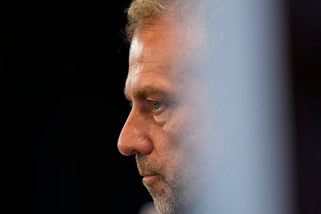 Flick: "Si tenemos que volver a ganarnos el respeto, lo haremos" Flick: "Si tenemos que volver a ganarnos el respeto, lo haremos"