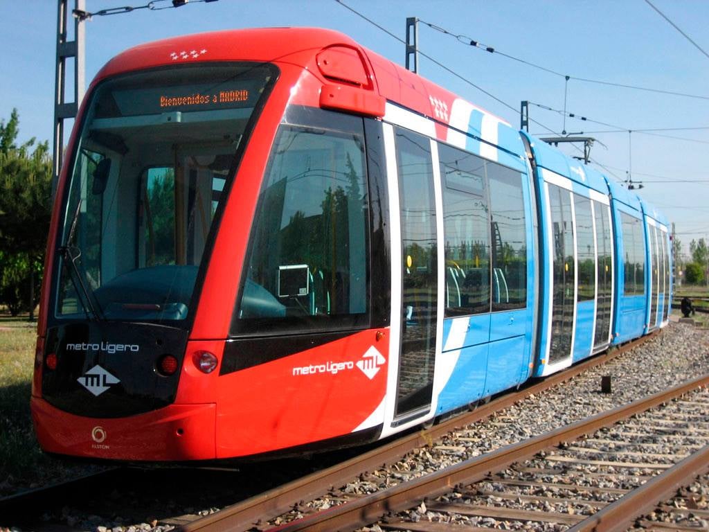Vecinos del casco histórico de Santiago proponen un "metro ligero" como medida para mejorar la movilidad Vecinos del casco histórico de Santiago proponen un "metro ligero" como medida para mejorar la movilidad