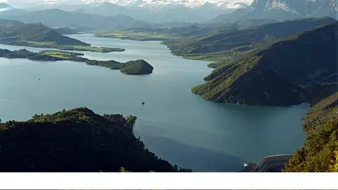 Imagen de un embalse Imagen de un embalse