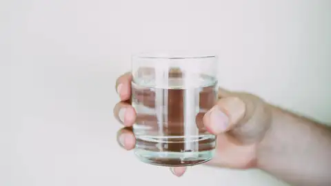 No solo agua: las dos únicas bebidas saludables, según Harvard No solo agua: las dos únicas bebidas saludables, según Harvard