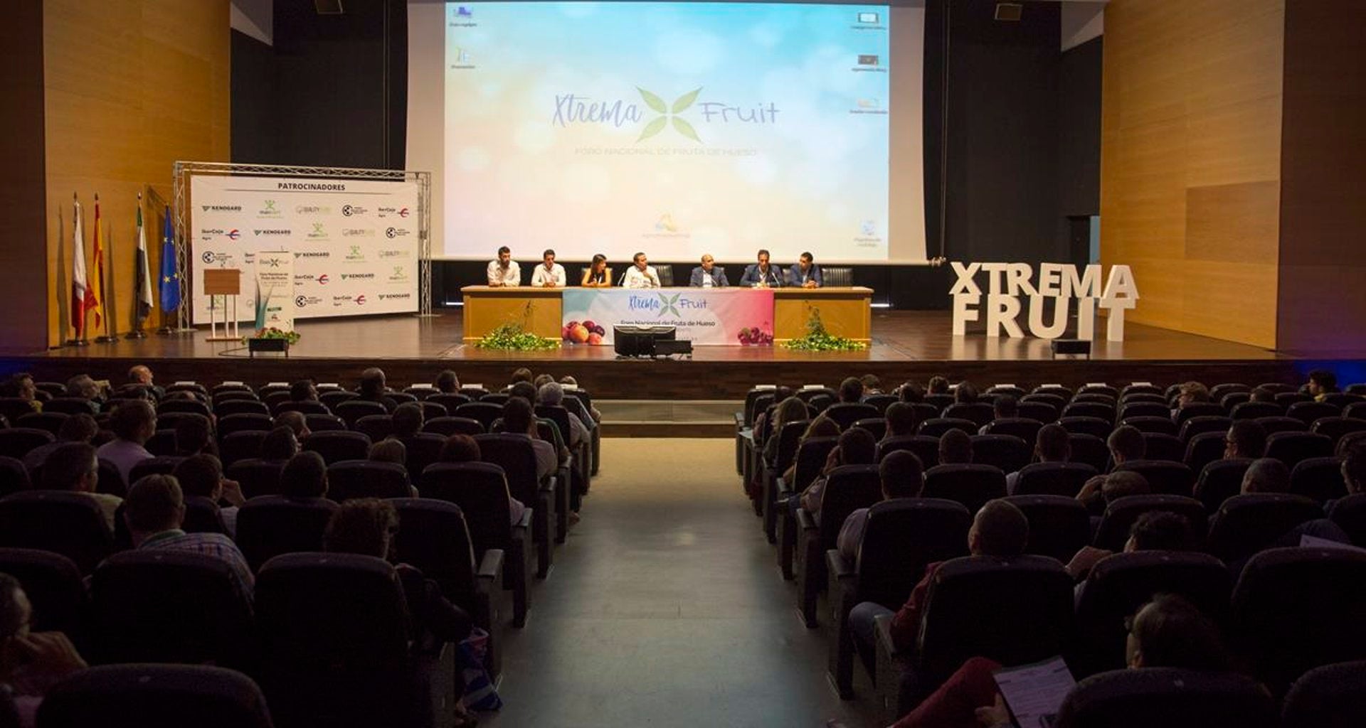 El IV Foro Ibérico de Fruta de Hueso reunirá en FEVAL, en Don Benito a expertos de 6 países para abordar innovaciones en el sector El IV Foro Ibérico de Fruta de Hueso reunirá en FEVAL, en Don Benito a expertos de 6 países para abordar innovaciones en el sector