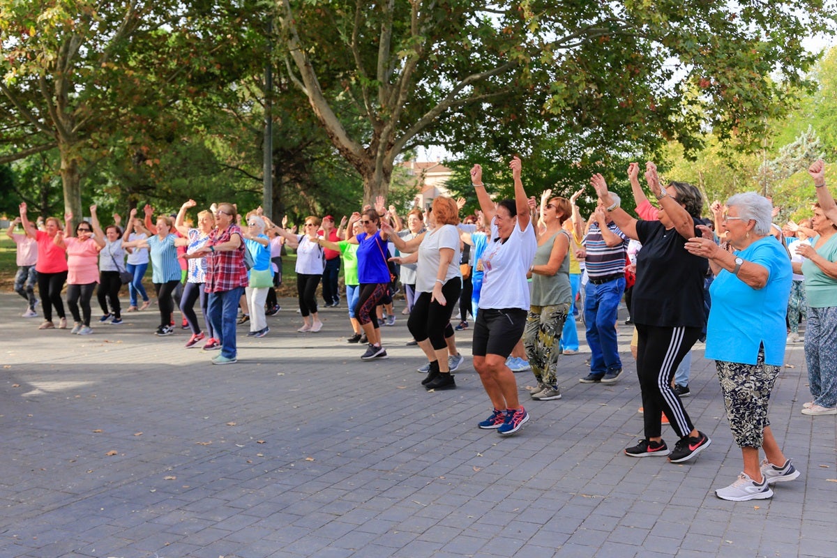 El Mes del Mayor en Mérida programa actividades lúdicas y deportivas y una convivencia final que reunirá a 800 personas El Mes del Mayor en Mérida programa actividades lúdicas y deportivas y una convivencia final que reunirá a 800 personas
