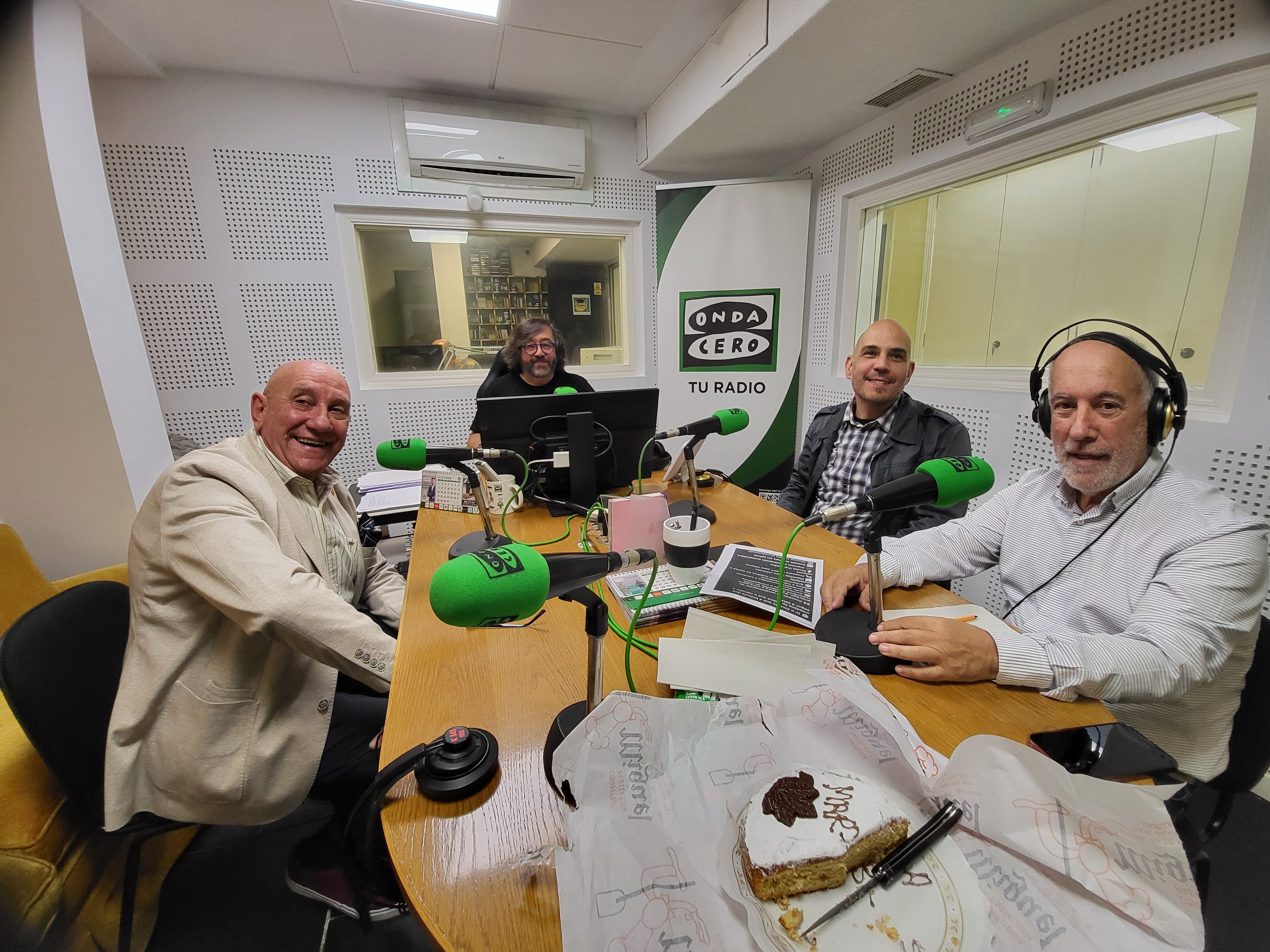 Tertulia de "Locos por Incordiar" a actualidade local e nacional Tertulia de "Locos por Incordiar" a actualidade local e nacional